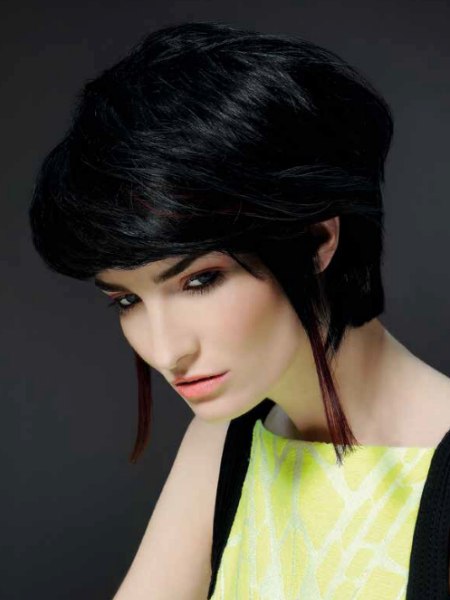 Short hairstyle with the back gradually layered up