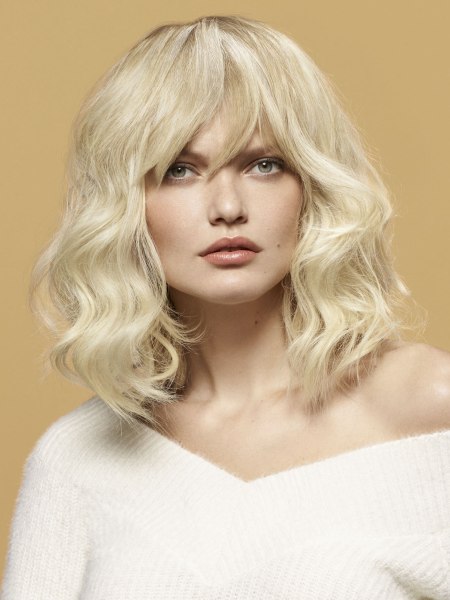 Airy blonde bob