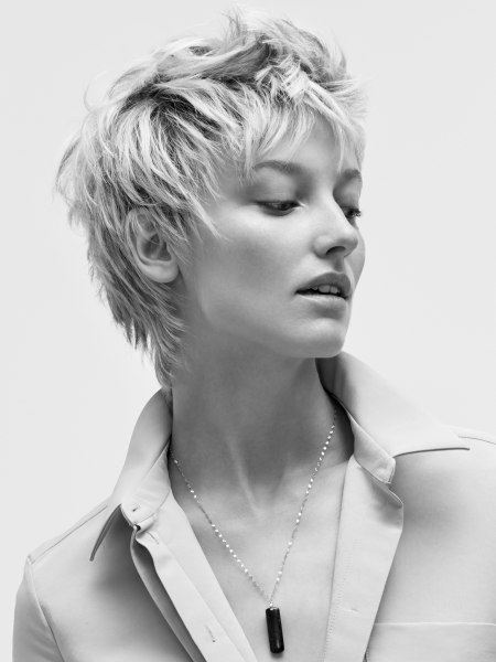 Short boyish hairstyle for women