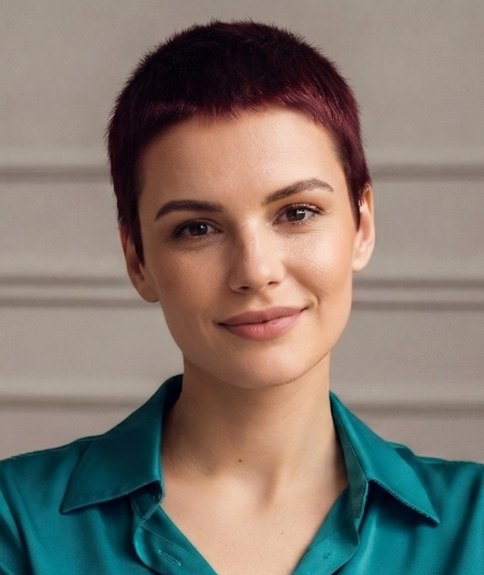 Ultra-short and daring hair for women