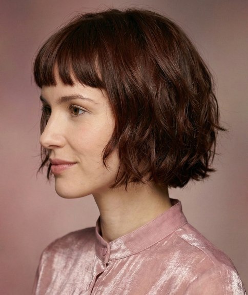Sophisticated short hair with natural-looking waves