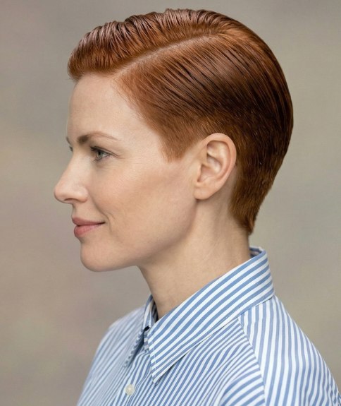 Tidy short hair with a side part for women