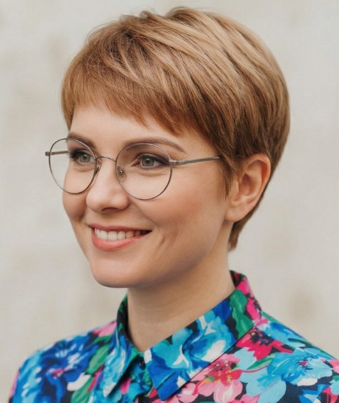 Light and airy short hairstyle