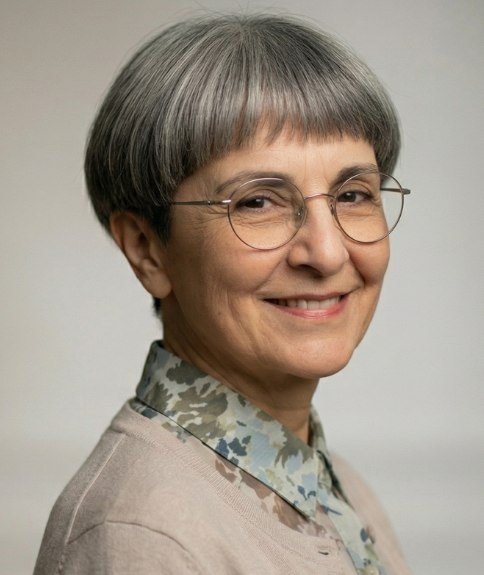 Pixie cut for natural gray hair