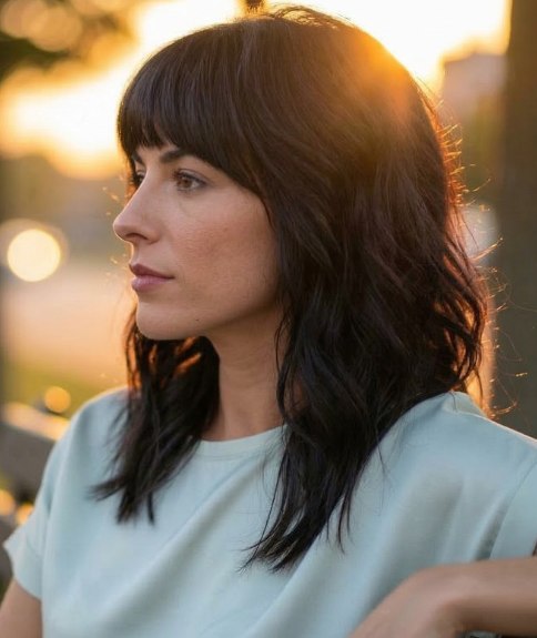 Past the shoulders hairstyle with natural movement