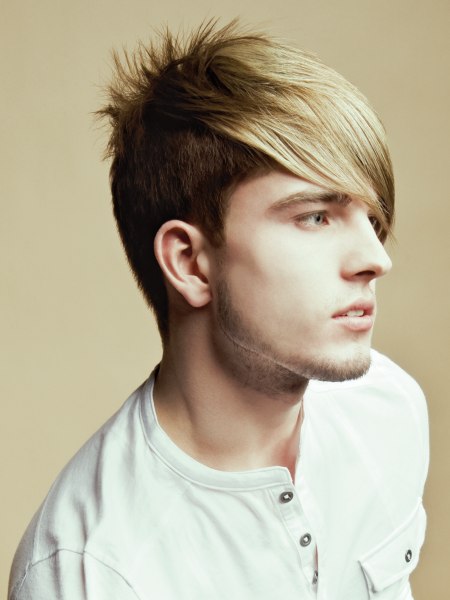 Short male hairstyle with contrasting colors