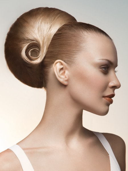 Hair in a bun with a nautilus shape