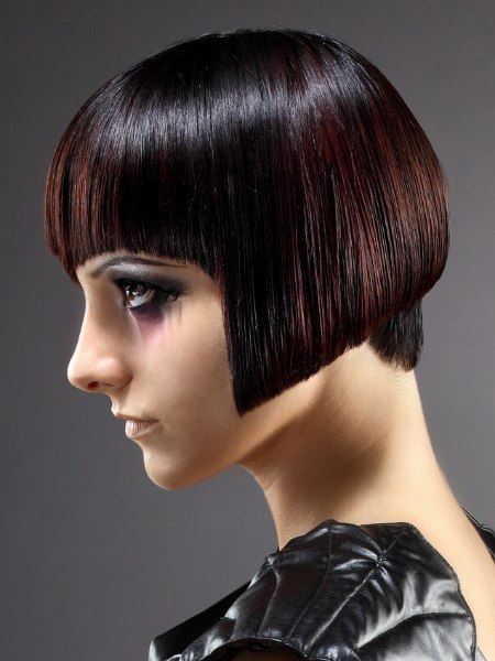 Short retro A-line bob with short graduated neck hair