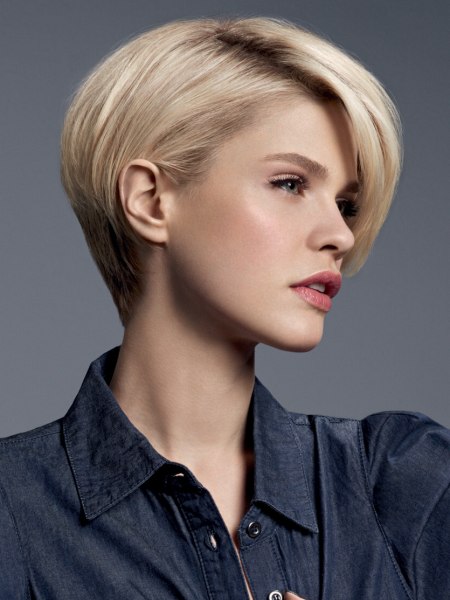 Smooth and simple short haircut for blonde hair