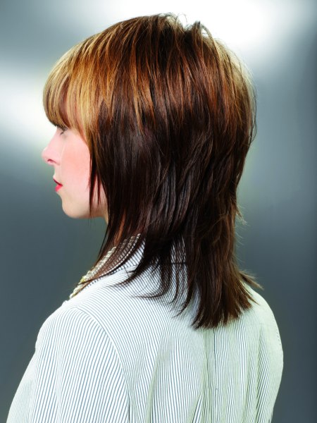Easygoing feathery medium-long haircut with layers