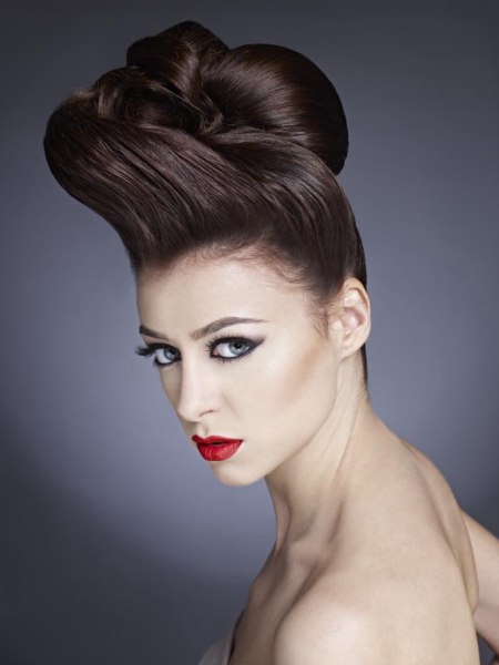 High up-style to give the face and neck a slender appearance