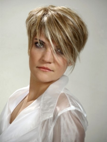 Short haircut with contrasting lengths