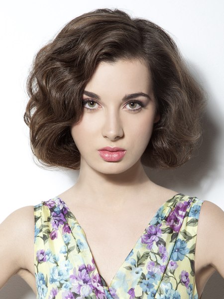 Short style with a hint of retro for wavy brown hair