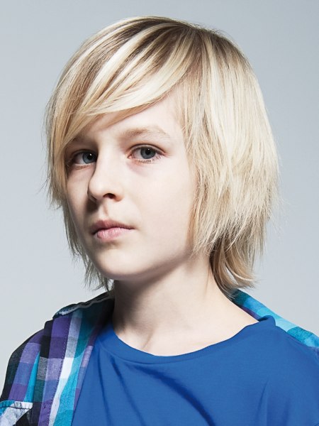 Medium-length haircut for a sporty boys