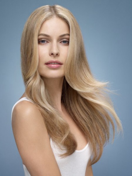 Classic long hairstyle for blonde hair