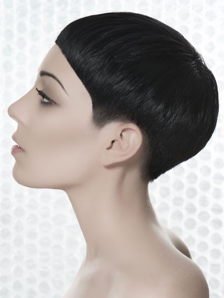 Side view of a very short hairstyle with the ears free