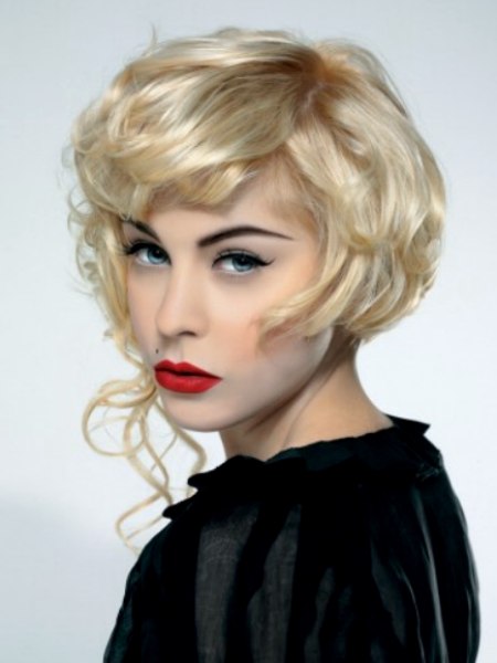 Textured bob for platinum blonde hair