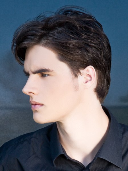 Male haircut with a short neckline - Side view