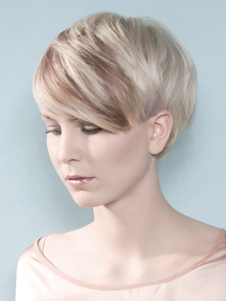 Sweet short mushroom hairstyle with exposed ears and neck