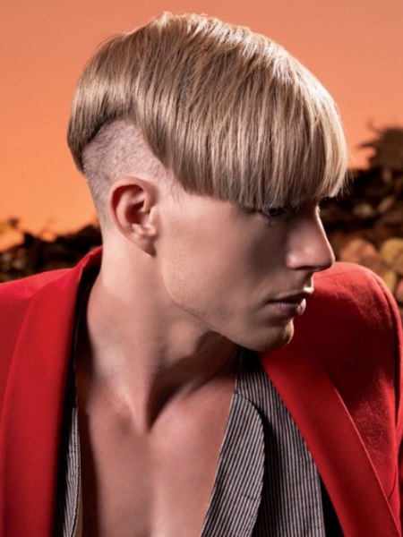 Men's haircut with a buzzed neck