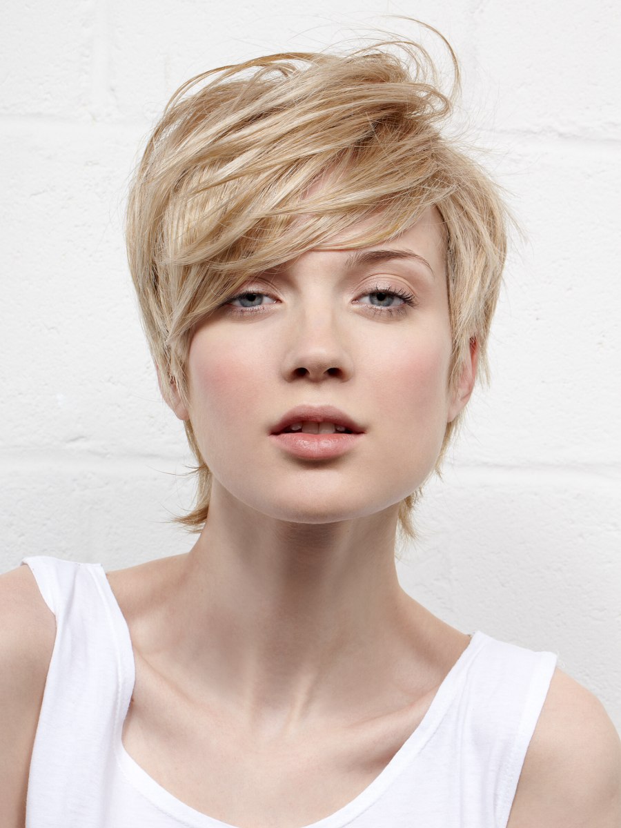 50+ Versatile Layered Haircuts : Shoulder Length with Textured Curtain Bangs