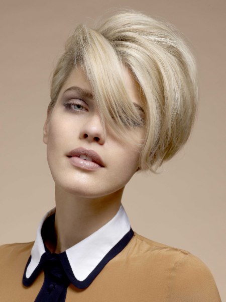 Short hair and a fashionable blouse collar