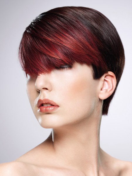 Short hairstyle with a versatile fringe