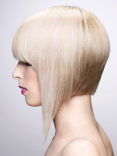 Blonde A-line bob - Side view