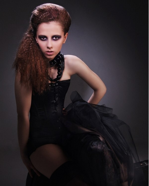vampy updo tutorial 🖤🖤#goth #hairstyle #hairtutorial #curlyhair #vam... |  vampire hair | TikTok
