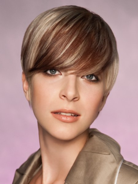 Multicolor short hair with eyelash-touching bangs