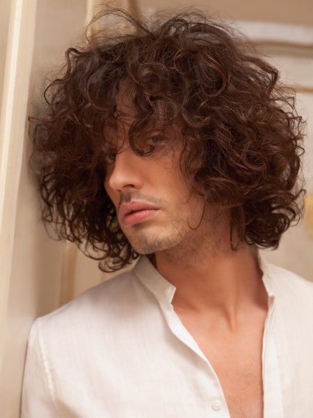 Long men's hair with curls