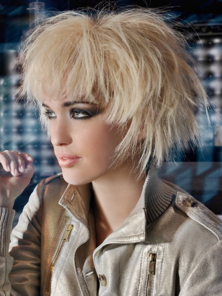 Blonde bob with point-cutting and tousled styling