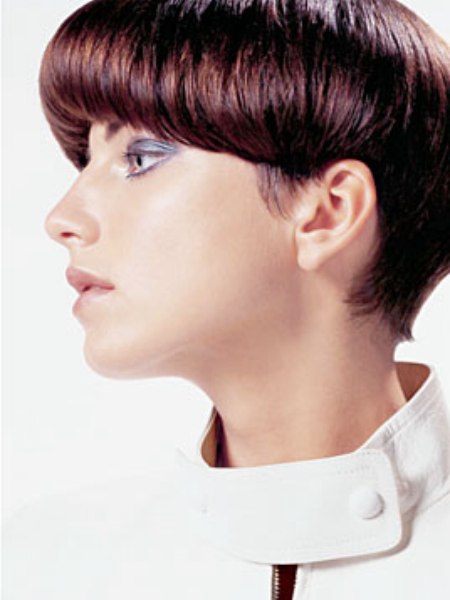 Short hair with a blousing fringe and a cropped nape