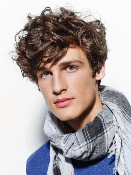 Men's hair style for short hair with thick curls