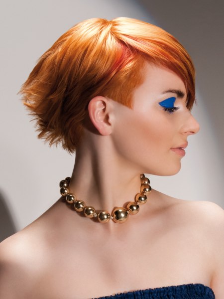Short hair with body and a copper hue