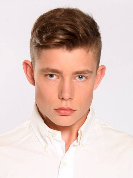 Short male retro hairstyle inspired by the 1930s and 1940s