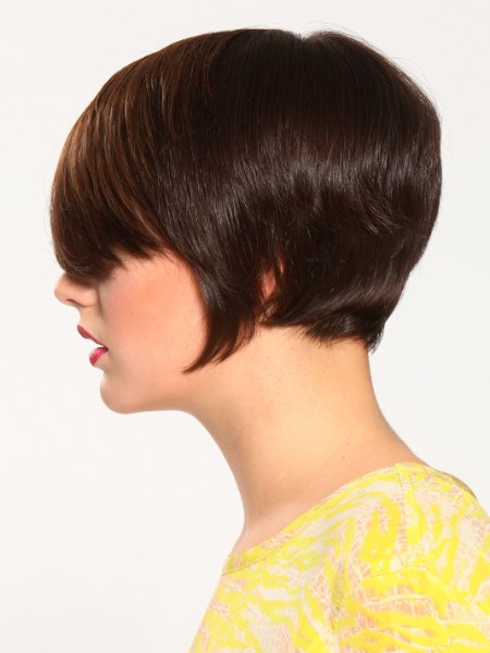 Short disconnected haircut with longer sides - Side view