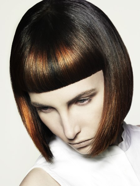 Minimalistic bob with straight lines and a short fringe