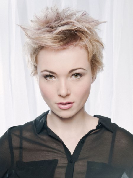 Blonde short haircut with cropped layers