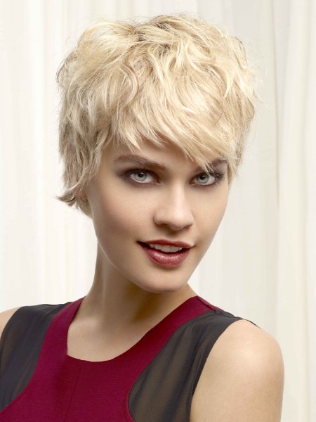 Feisty hairstyle for short blonde hair