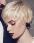 Easy to wear short haircut with jagged edges
