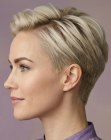 Elegant short blonde hair 