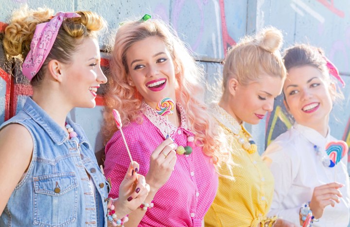 Hairstyles of the 1950s for girls