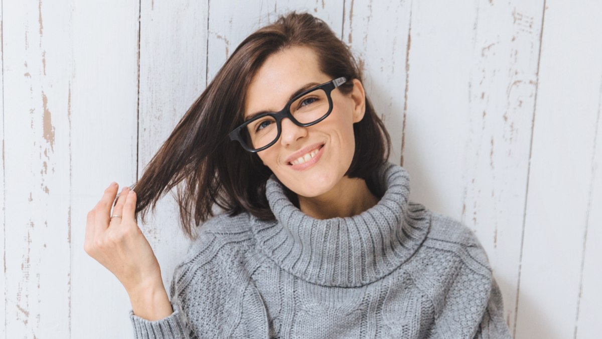 How to pick the best glasses for your hairstyle – Fashion Eyewear US