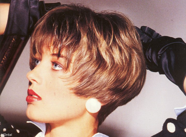 Short 80s hairstyle with partly exposed ears