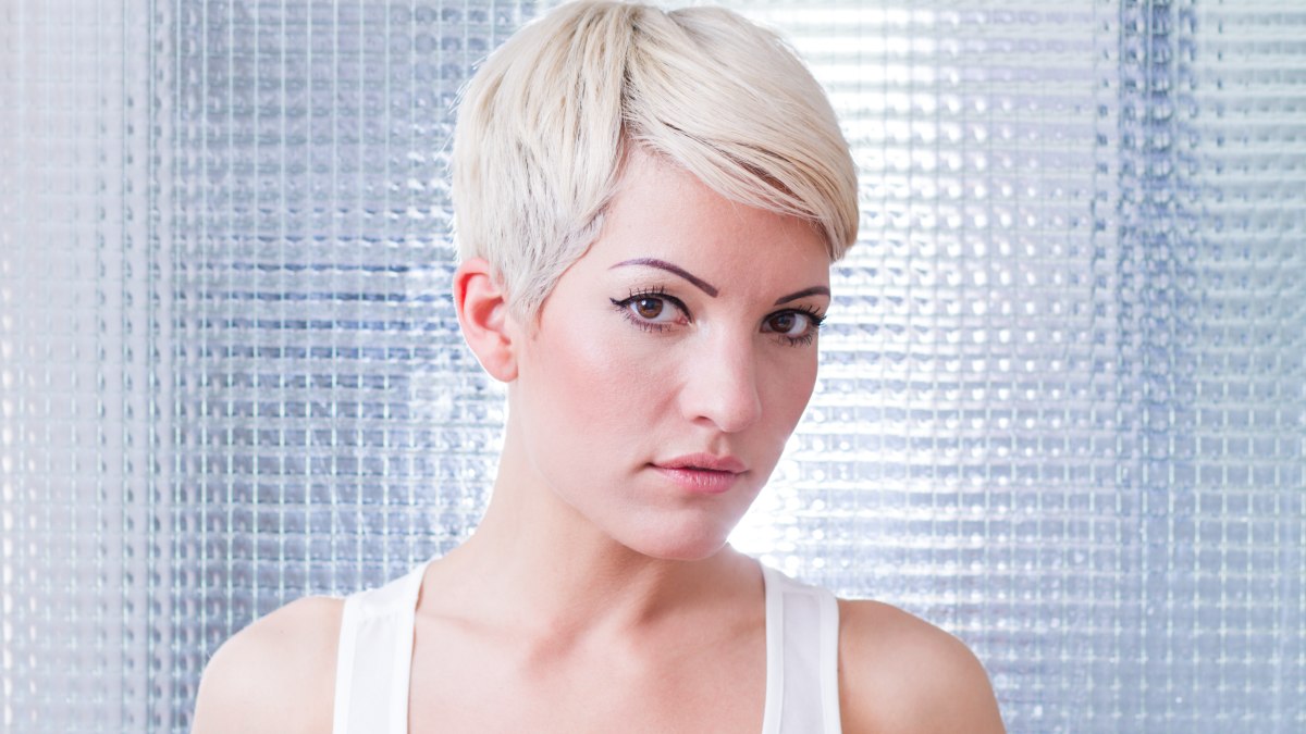 blonde texturized short hair