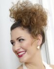 Easy to do wedding hairstyle with curls