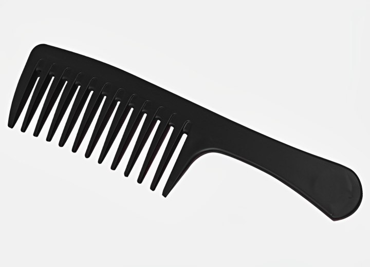 Wide-toothed comb