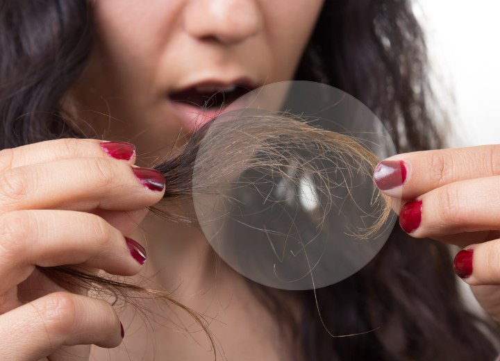 Capelli danneggiati con doppie punte