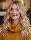 Capelli biondi con onde morbide